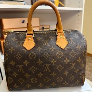 🔥Discontinued Louis Vuitton Speedy 25 with COA🔥
